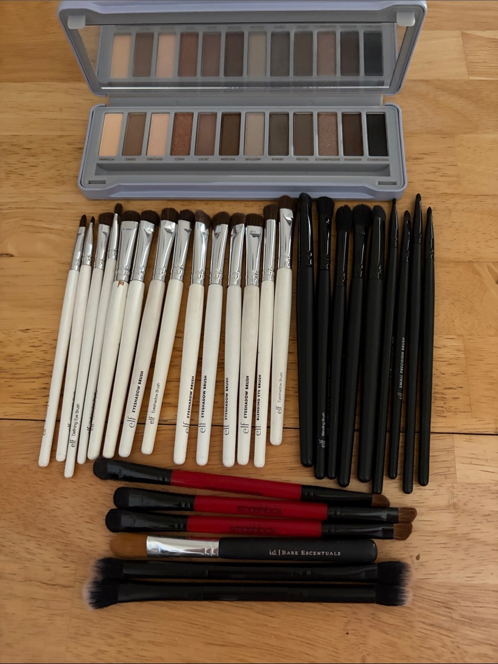 ELF Eyeshadow brushes with Neutral Eyeshadow Palette - Natural Brown Shades